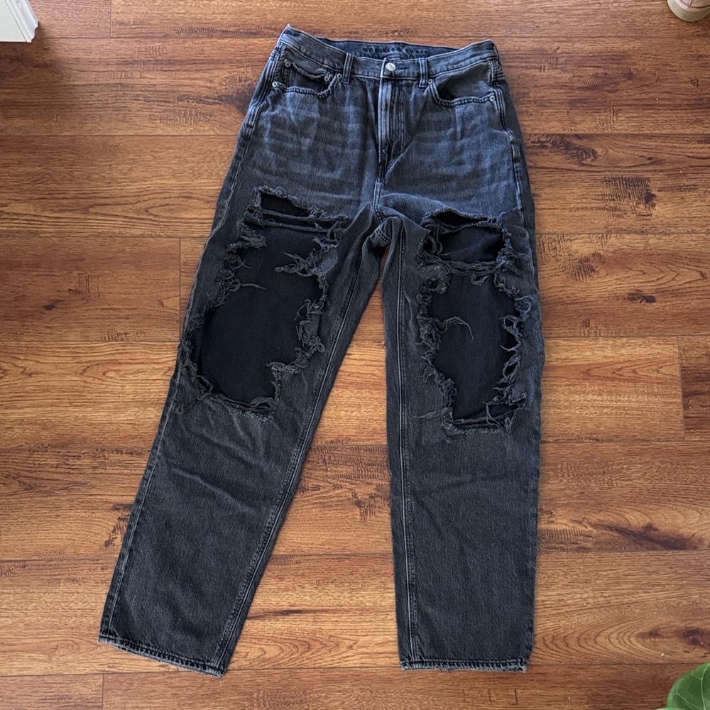 American Eagle Outfitters Black Distressed Boyfriend Jeans